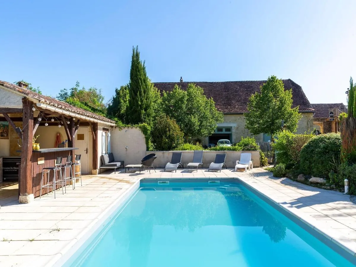 Splendid Holiday Home In D Gagnac With Heated Swimming Pool And Jacuzzi Degagnac