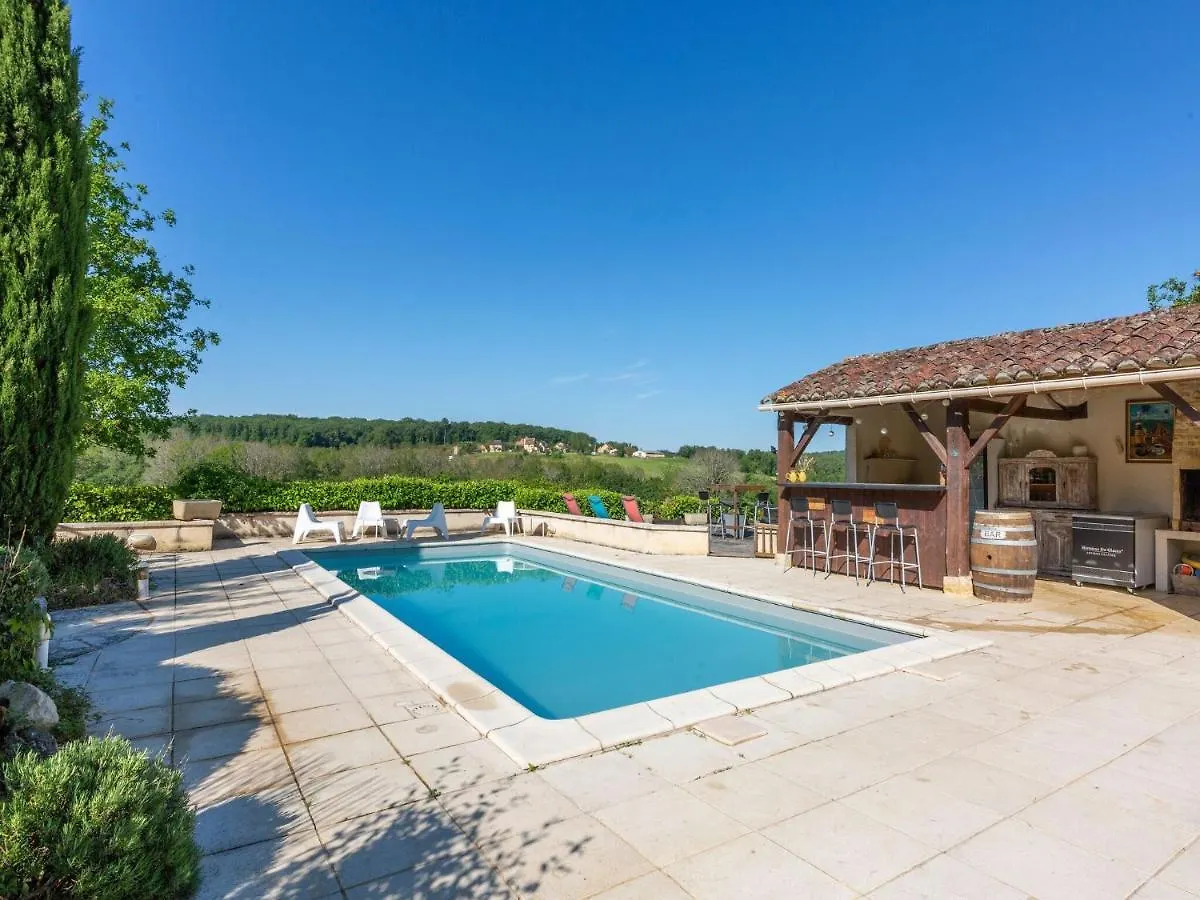 Splendid Holiday Home In D Gagnac With Heated Swimming Pool And Jacuzzi Degagnac
