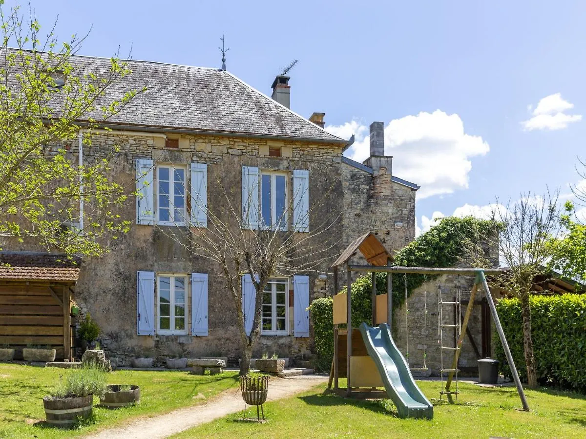Splendid Holiday Home In D Gagnac With Heated Swimming Pool And Jacuzzi Degagnac