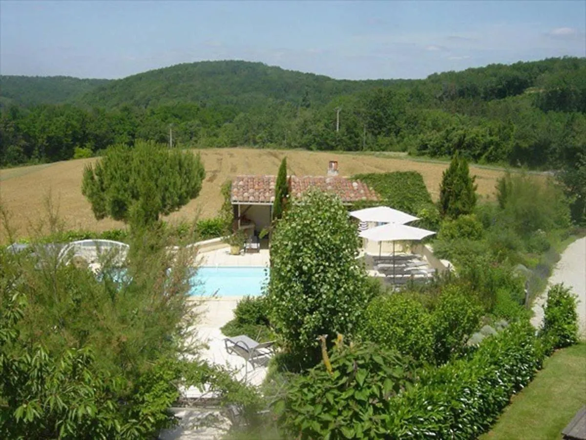 Splendid Holiday Home In D Gagnac With Heated Swimming Pool And Jacuzzi Degagnac France