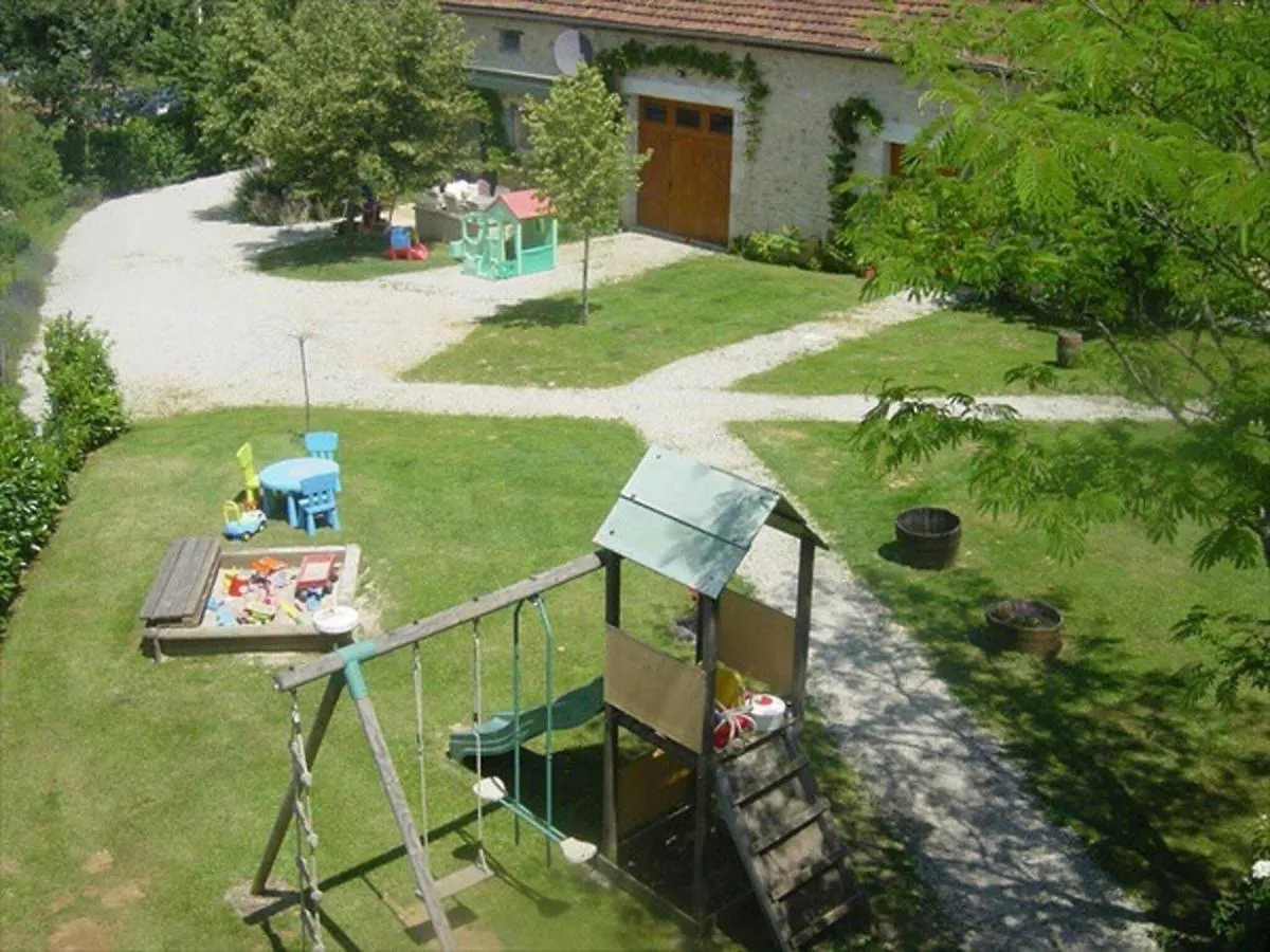 Splendid Holiday Home In D Gagnac With Heated Swimming Pool And Jacuzzi Degagnac